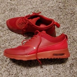 Nike air max thea crimson